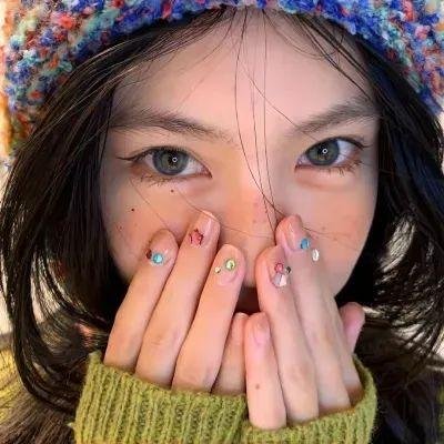 雪花艳舞海报